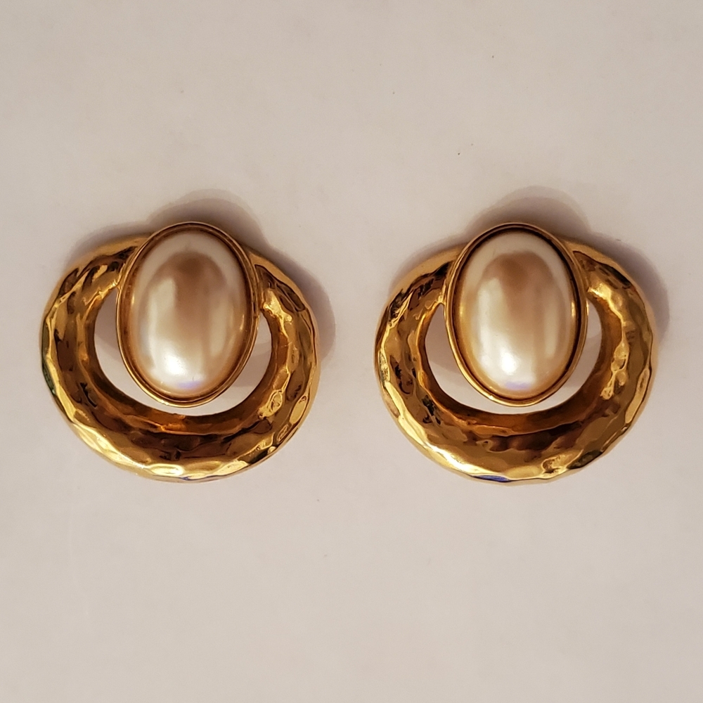 Vintage gold toned and faux pearl clip ons